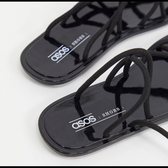🛑SOLD🛑 Start Sporty Tie Jelly Sandals on Black - Picture 2 of 5
